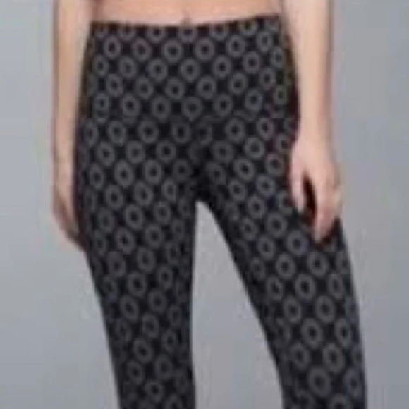 ❄️ Lululemon Wunder Under Crop ❄️ - Picture 1 of 8